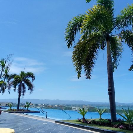 Mactan Newtown 8 Boulevard Deluxe Punta Engano  Exterior photo