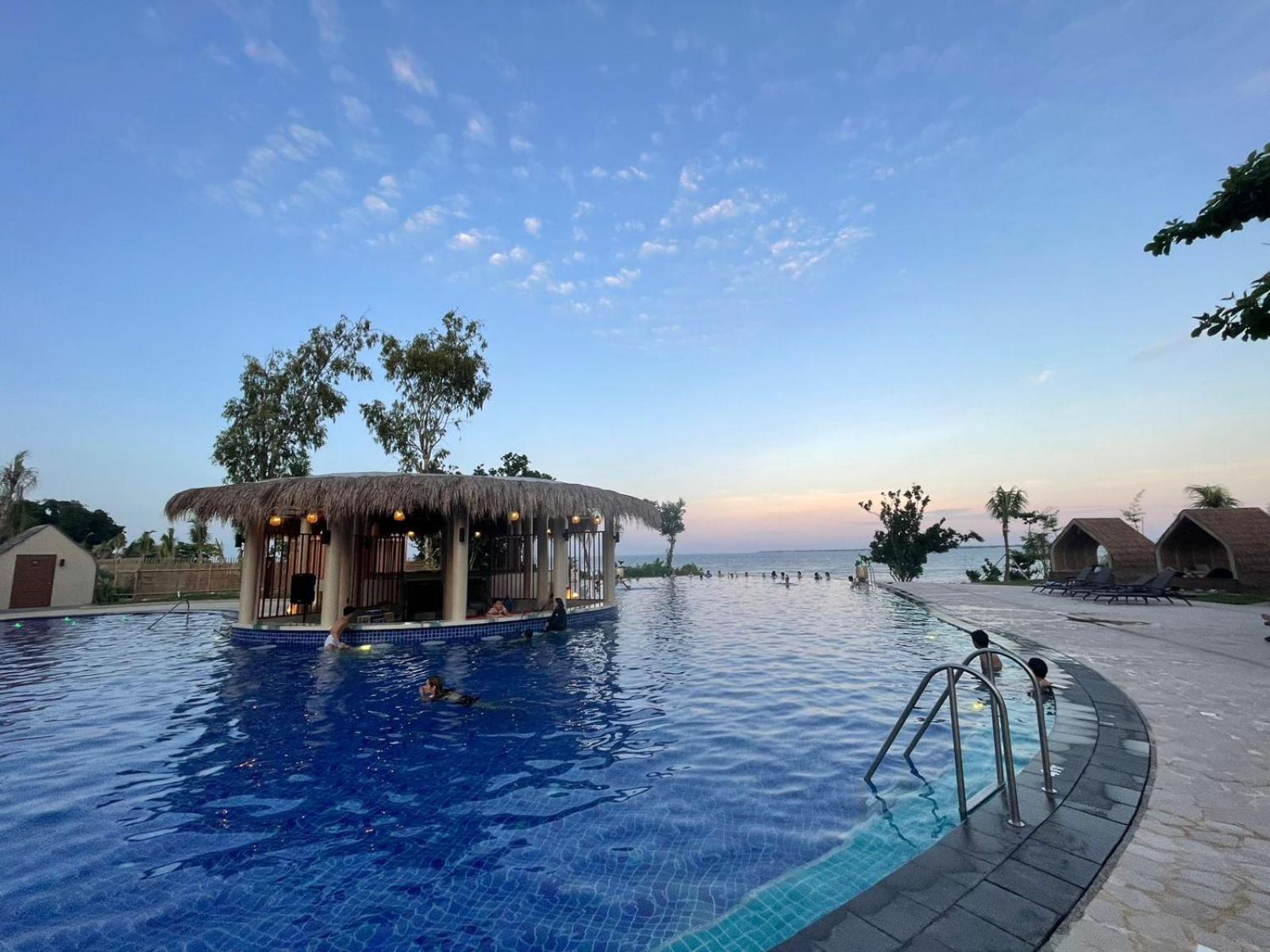 Mactan Newtown 8 Boulevard Deluxe Punta Engano  Exterior photo