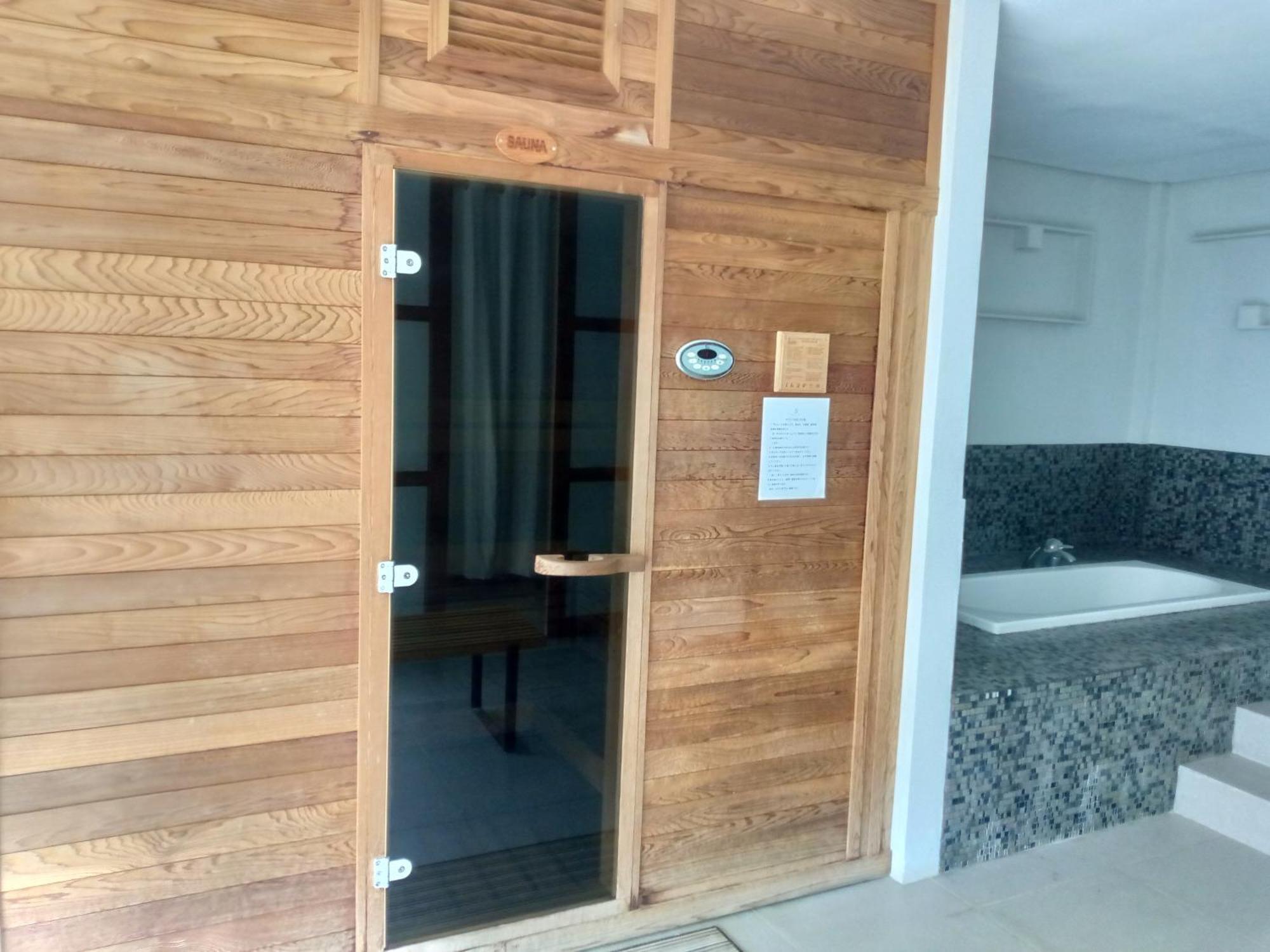 Mactan Newtown 8 Boulevard Deluxe Punta Engano  Exterior photo