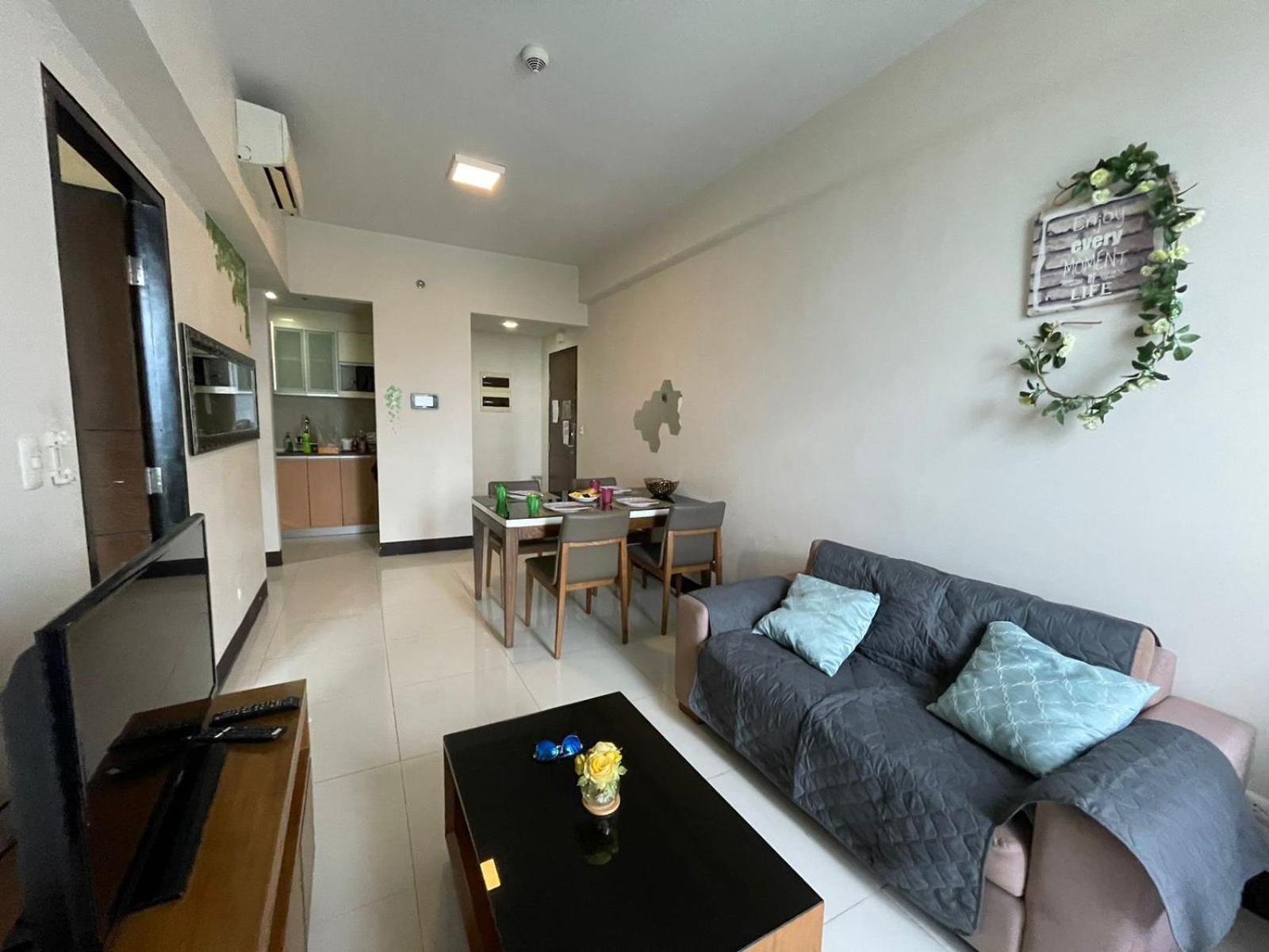 Mactan Newtown 8 Boulevard Deluxe Punta Engano  Exterior photo