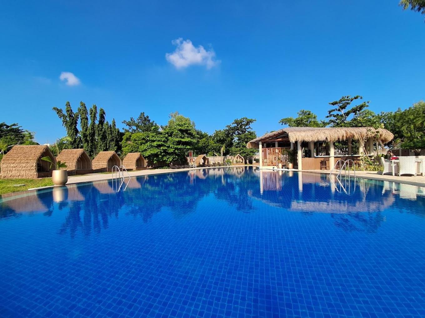 Mactan Newtown 8 Boulevard Deluxe Punta Engano  Exterior photo