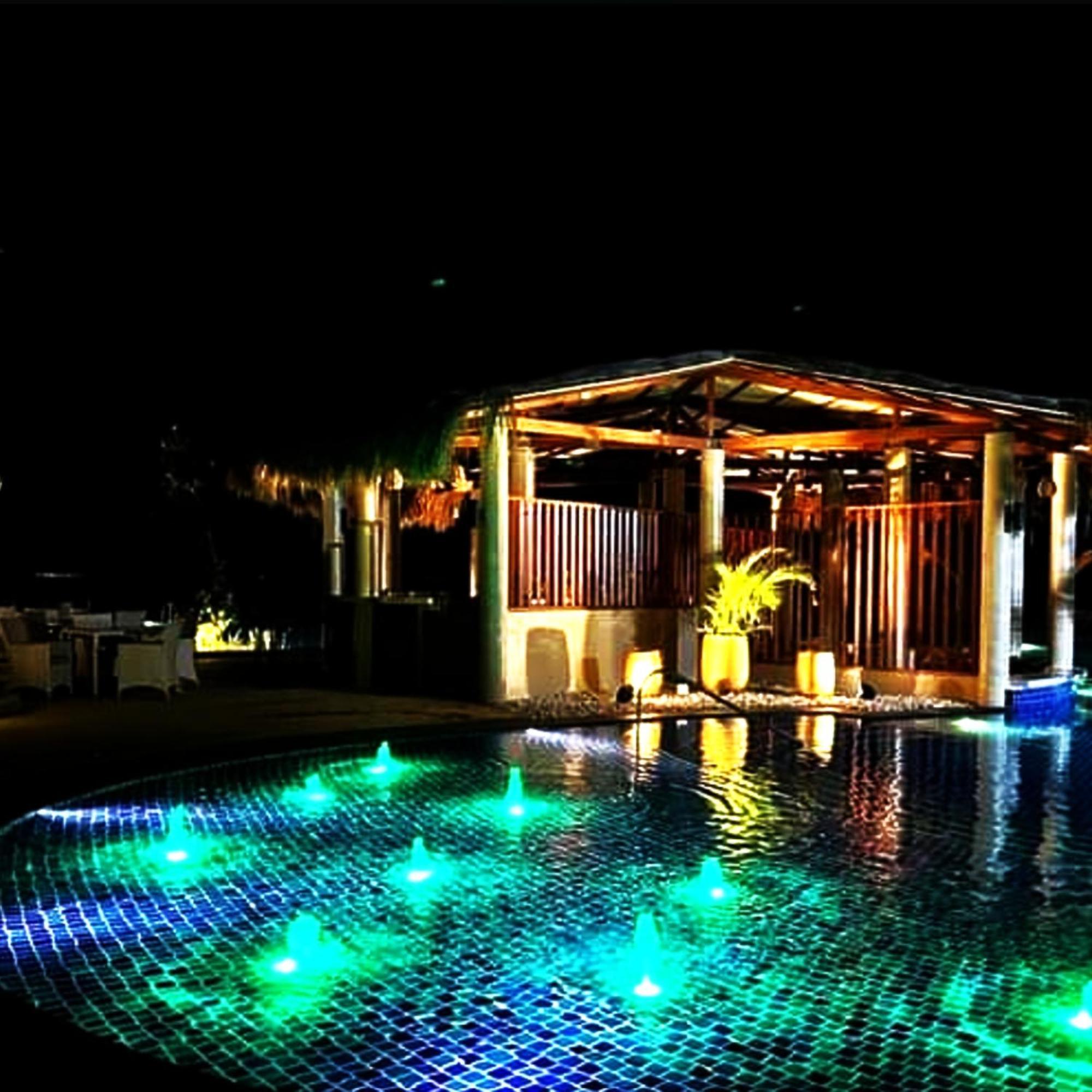 Mactan Newtown 8 Boulevard Deluxe Punta Engano  Exterior photo